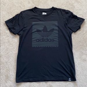 Adidas t shirt Men’s Box t shirt size medium
